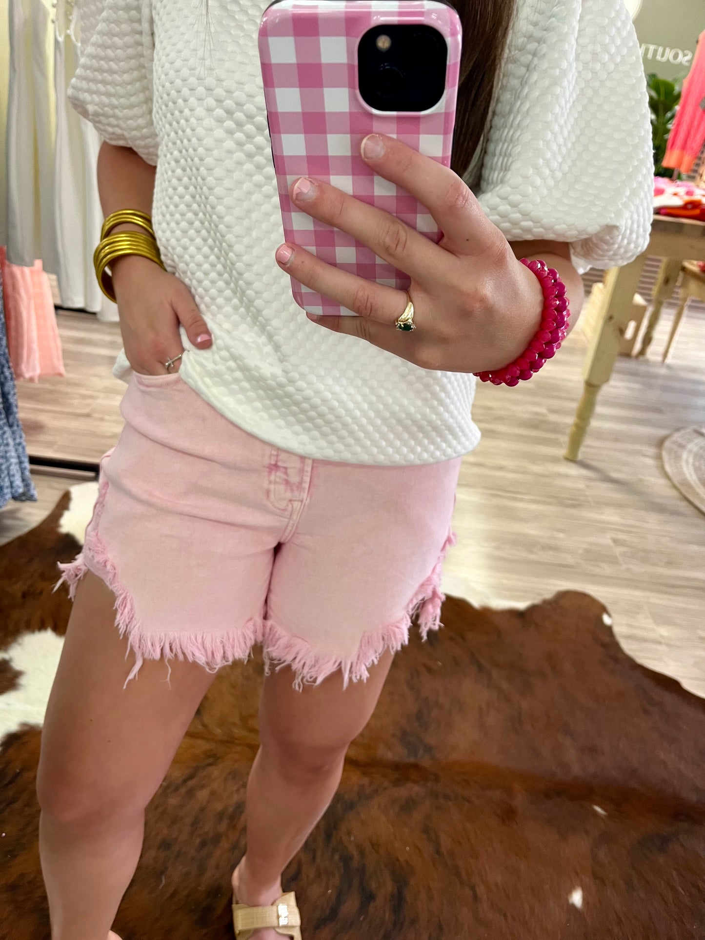 Acid pink shorts risen