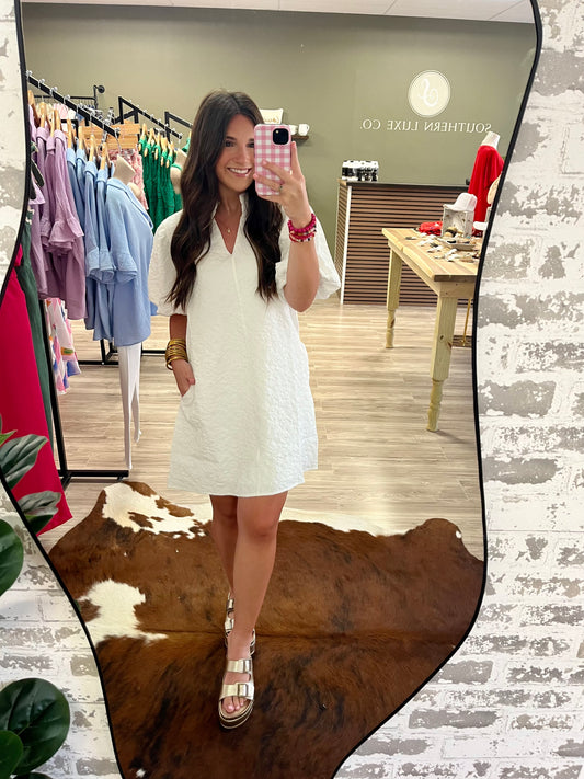 Textured puff sleeve white dress w/ pockets