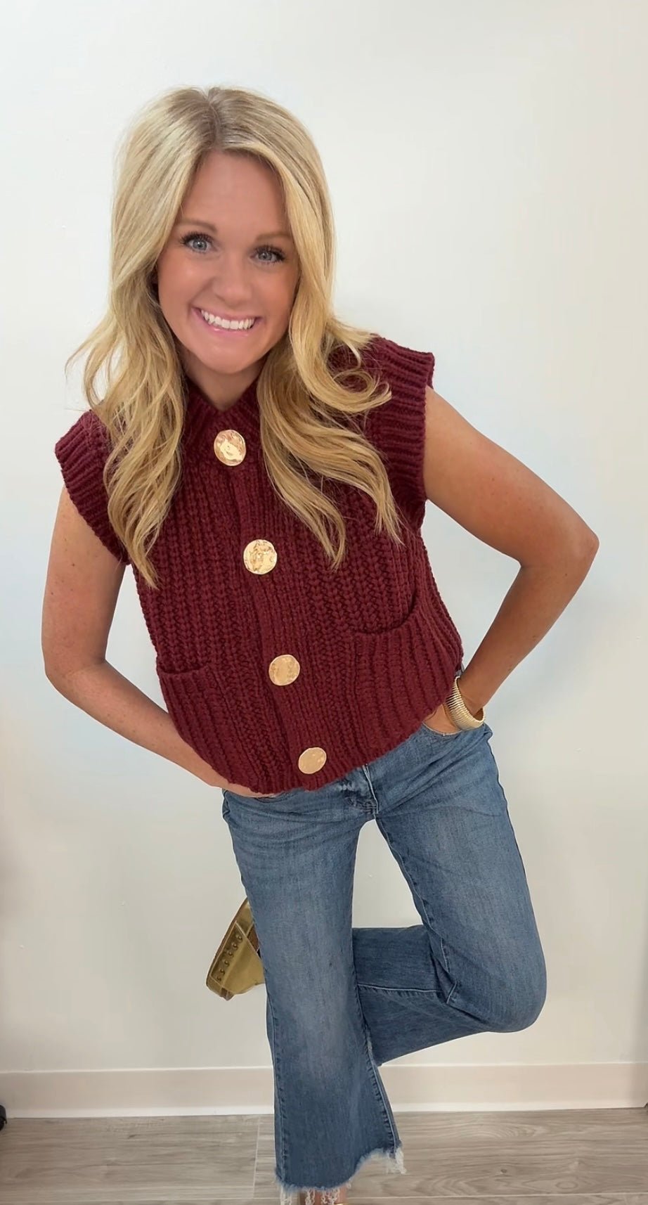 Wine button knit vest