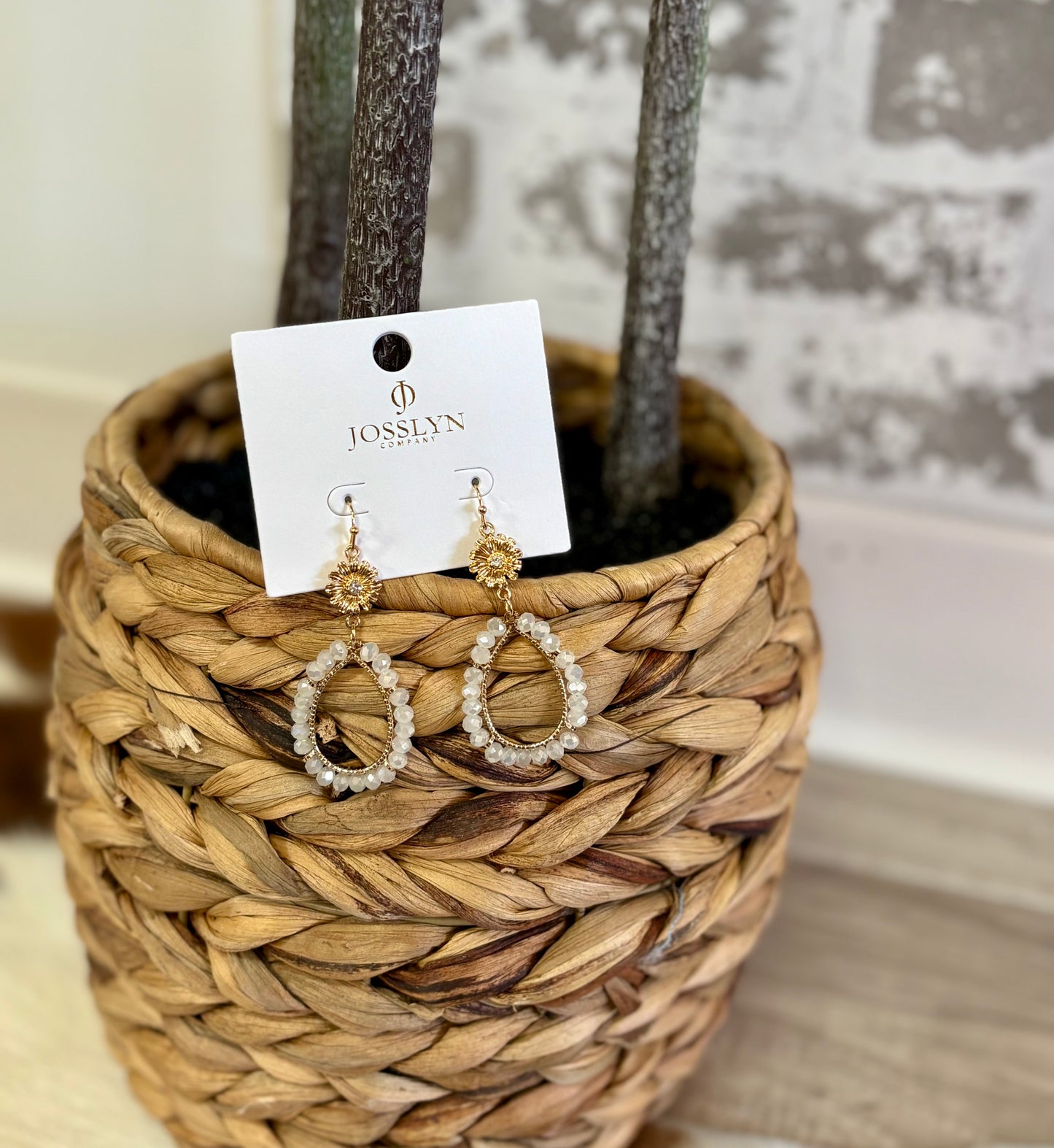FACET BEADED TEARDROP FLOWER TOP EARRINGS | 80E1023