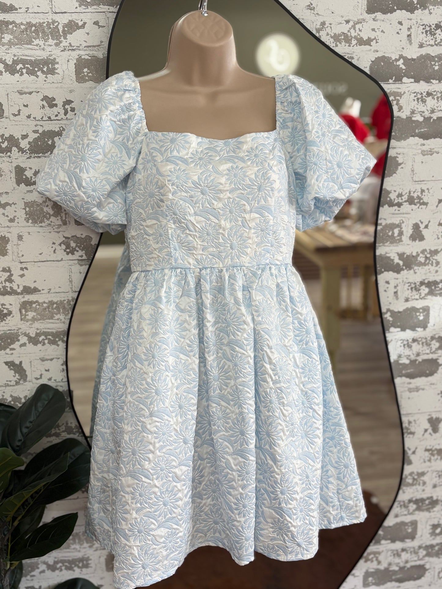 Blue floral puff sleeve dress