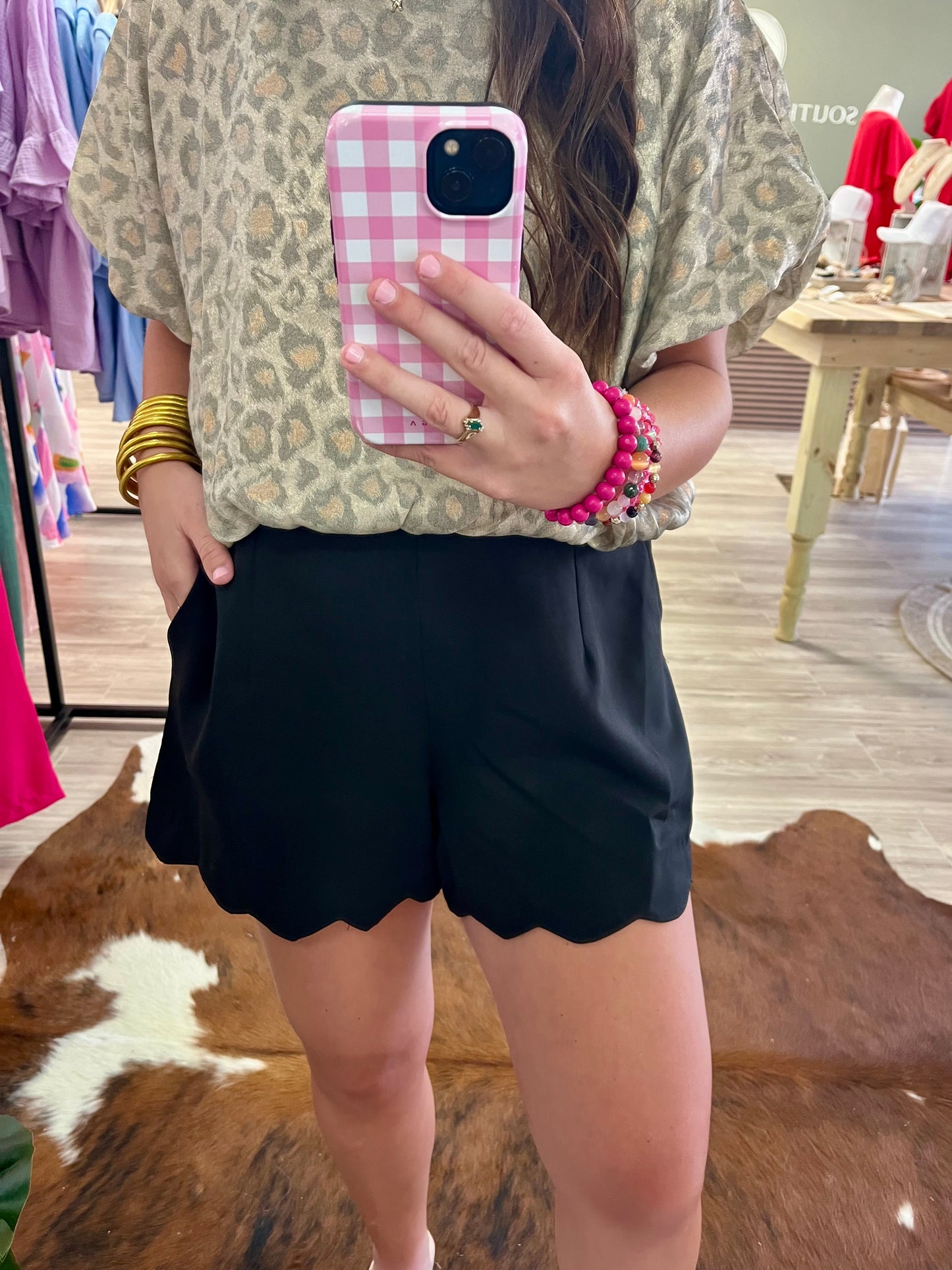 Scalloped hem shorts
