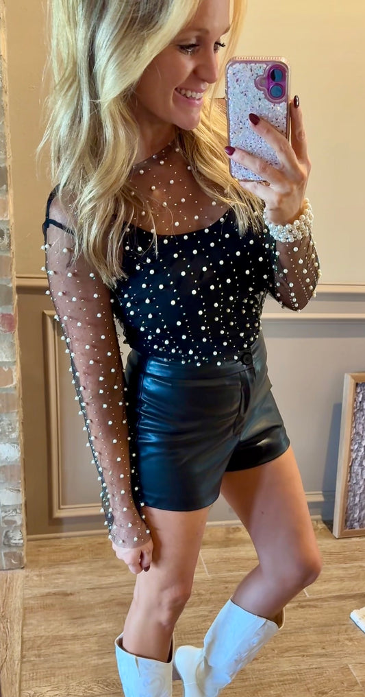 Pearl detailed mesh top